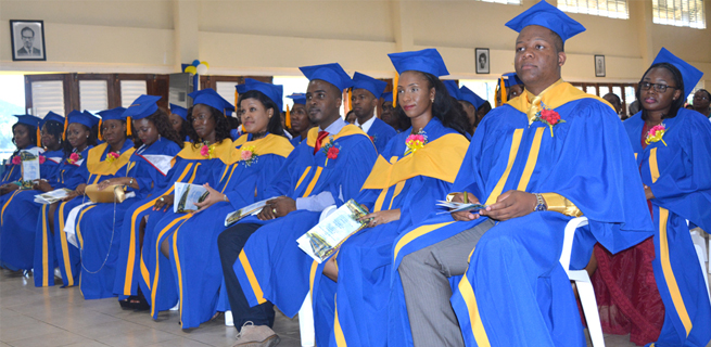 Moneague College graduate its brightest and challenge them to ‘go shine ...