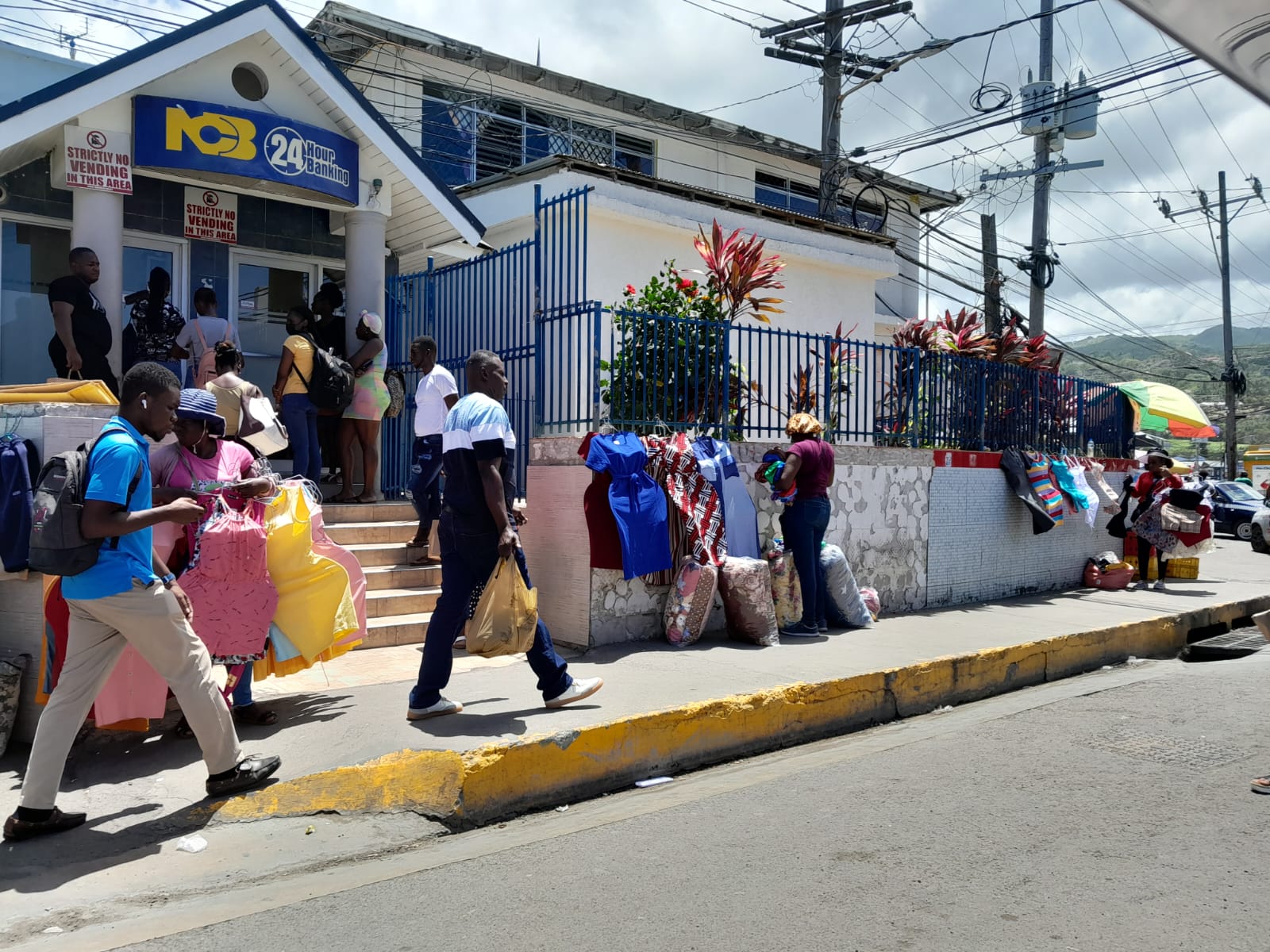 POLICE PUSH FOR ORDER IN MAIN ST ANN TOWNS - North Coast Times Jamaica